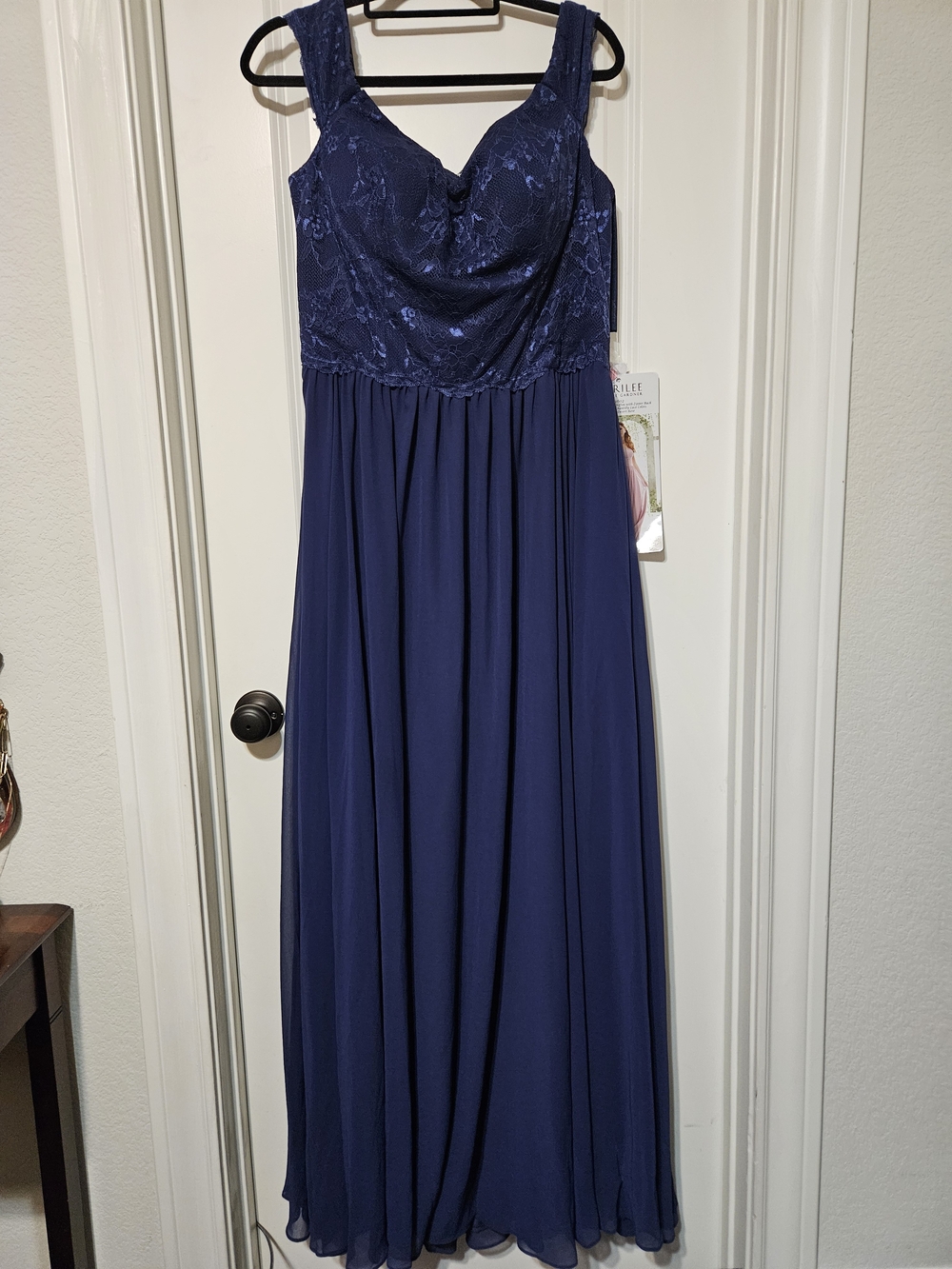 Elegant Navy Lace Bodice Chiffon Maxi Dress
